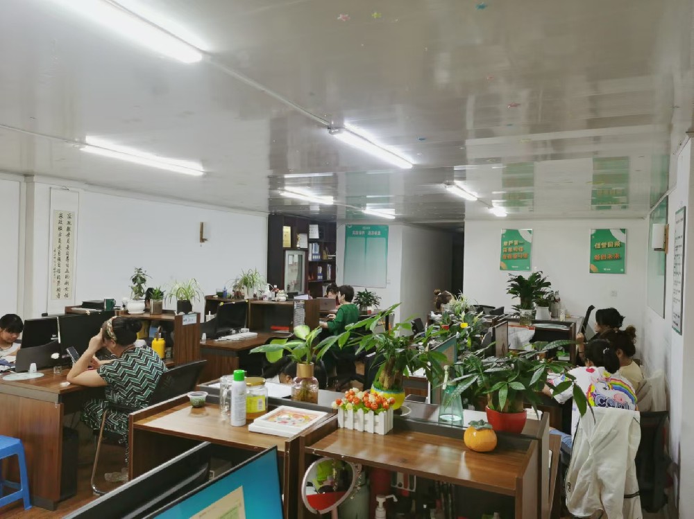  办公环境   